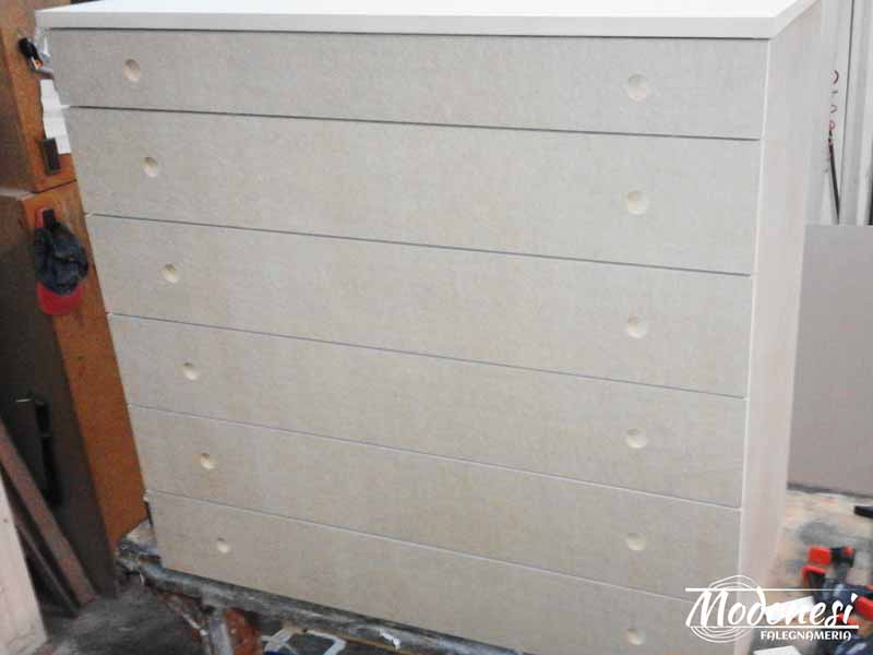 Cassettiera su misura in legno Cassettiera su misura in legno