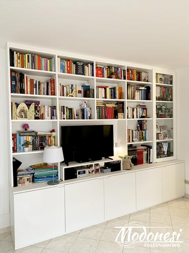 La Differenza Di Modonesi Falegnameria Milano Libreria Con Tv 02