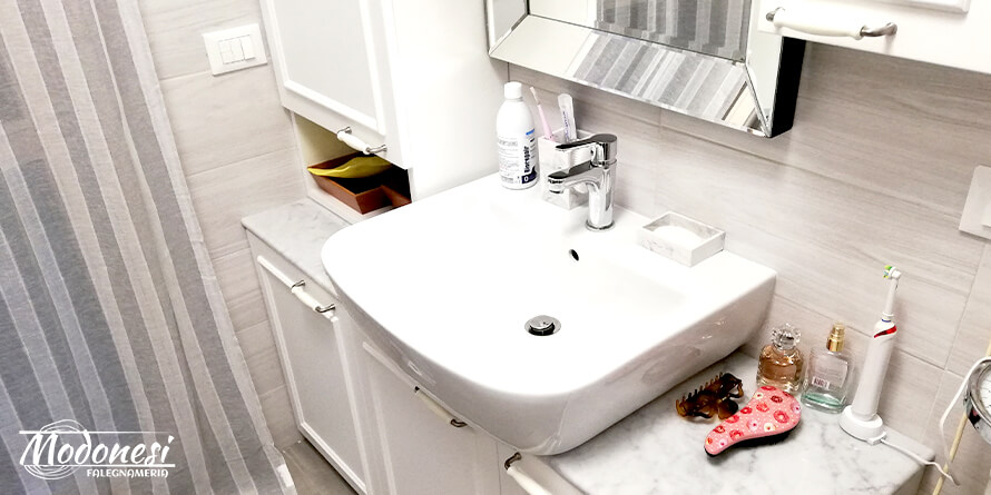 Mobile Bagno Bianco su Misura per una Casa a Lainate Milano