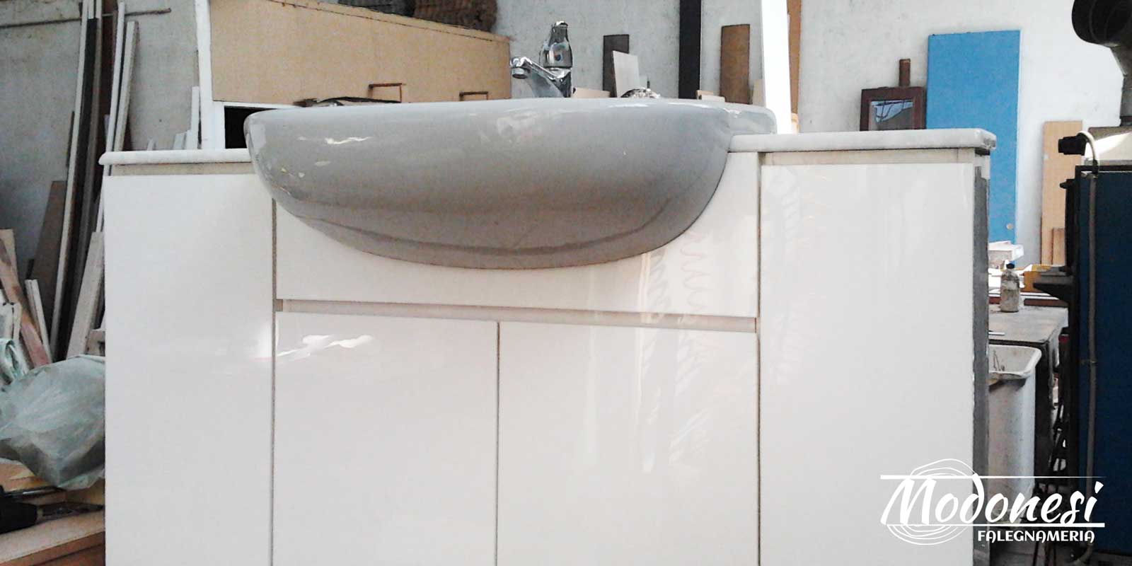 Mobile bagno su misura in acrilico bianco Mobile bagno su misura in acrilico bianco