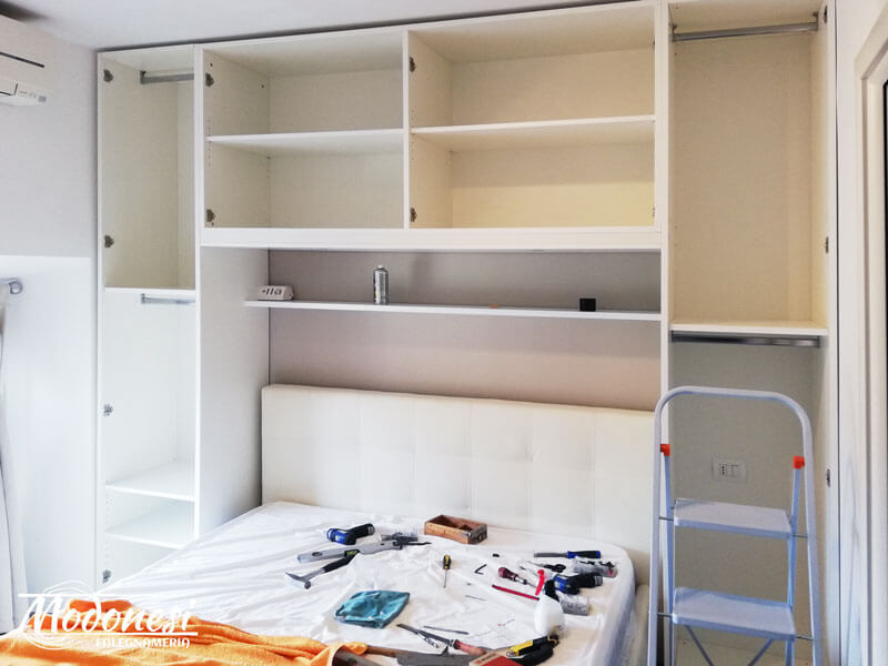 Armadio A Ponte Camera Matrimoniale In Una Casa A Milano Applicazione 04
