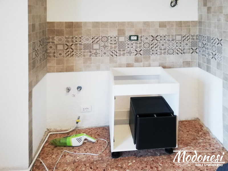 Cucina Su Misura In Nicchia Per Un Appartamento A Milano Applicazione 01