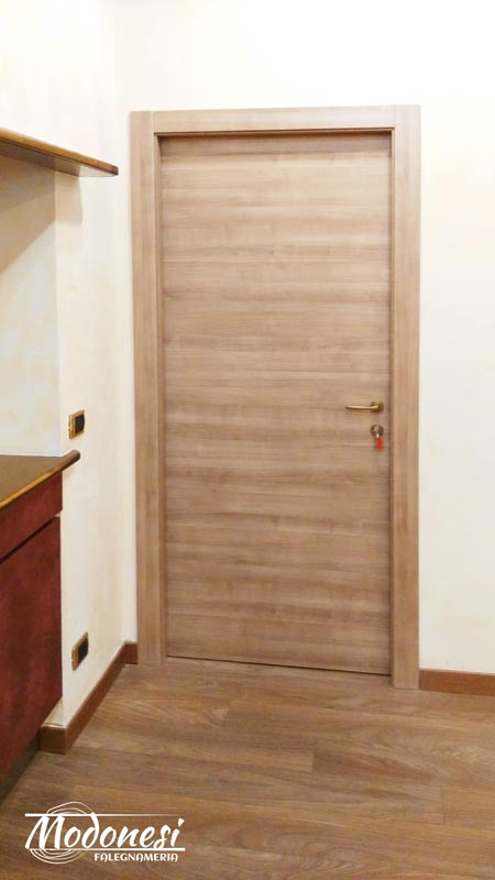 Porta Su Misura In Legno Per Interni Di Hotel A Milano 01