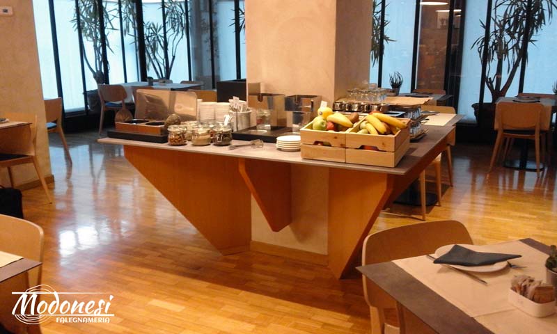 Ampliamento Bancone Colazioni Su Misura Per Albergo 01
