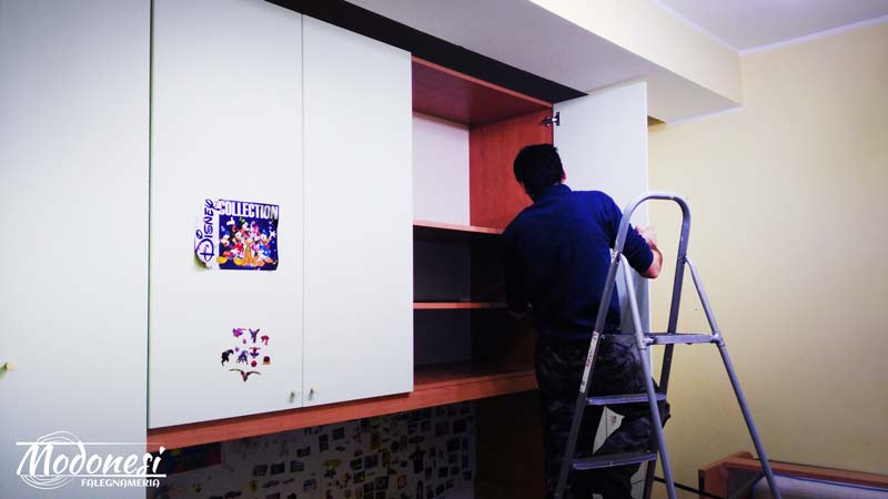 Armadio E Scrivania In Legno Per Cameretta A Milano 05