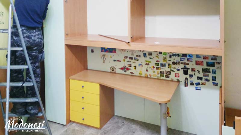 Armadio E Scrivania In Legno Per Cameretta A Milano 06