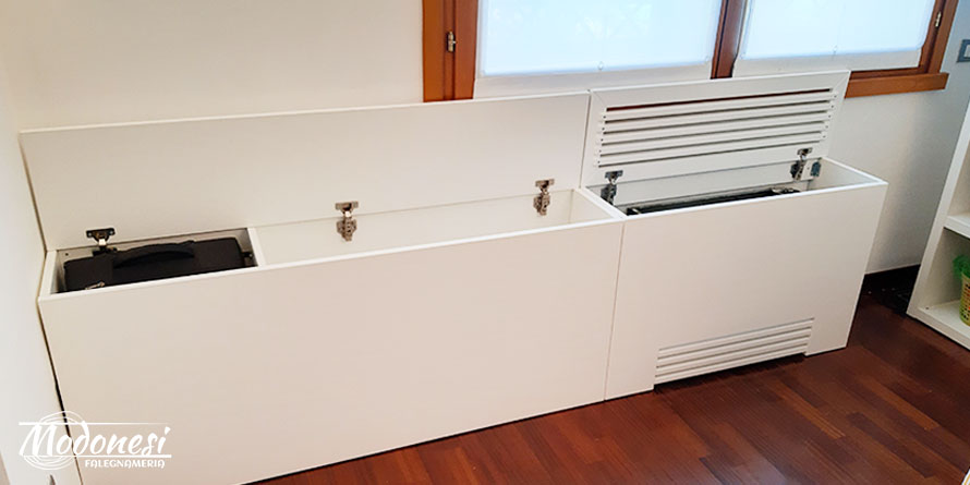 Copri fan coil in legno per un appartamento a Milano Copri fan coil in legno per un appartamento a Milano