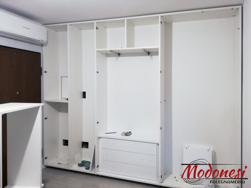 Mobile Ingresso Angolare Progettato Per Una Casa A Lainate Milano Applicazione 01