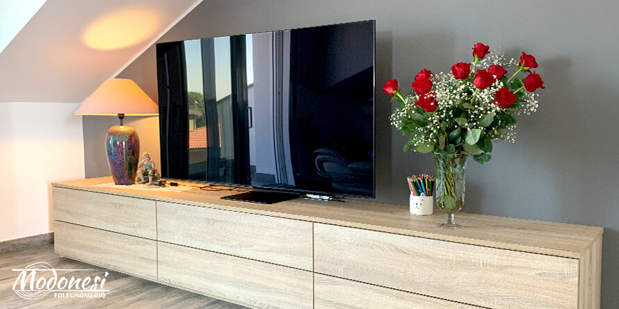 Mobiletto per Televisore Milano Realizzato per una Casa a Lainate Mobiletto per Televisore Milano Realizzato per una Casa a Lainate